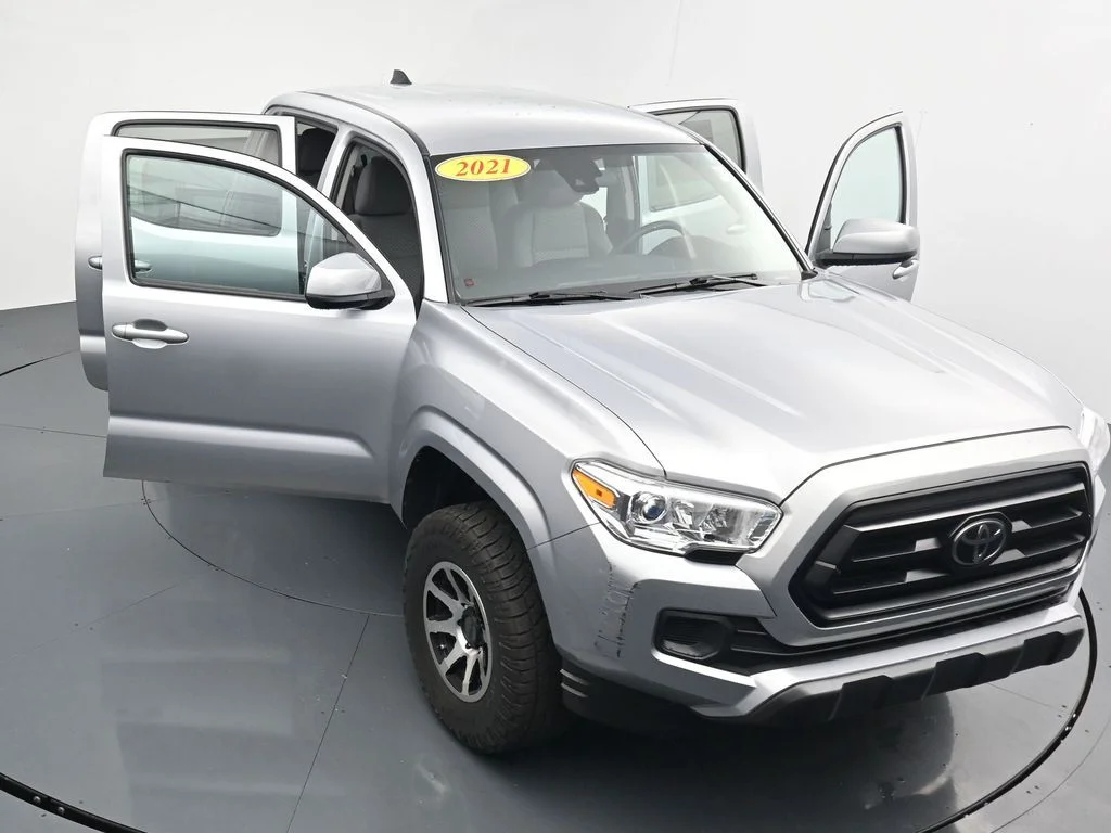 Used 2021 Silver Toyota SR image 33
