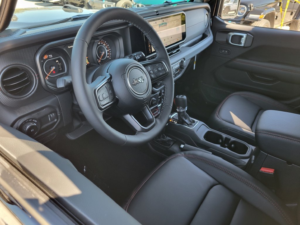 2027 Jeep Wrangler 4-Door photo 3