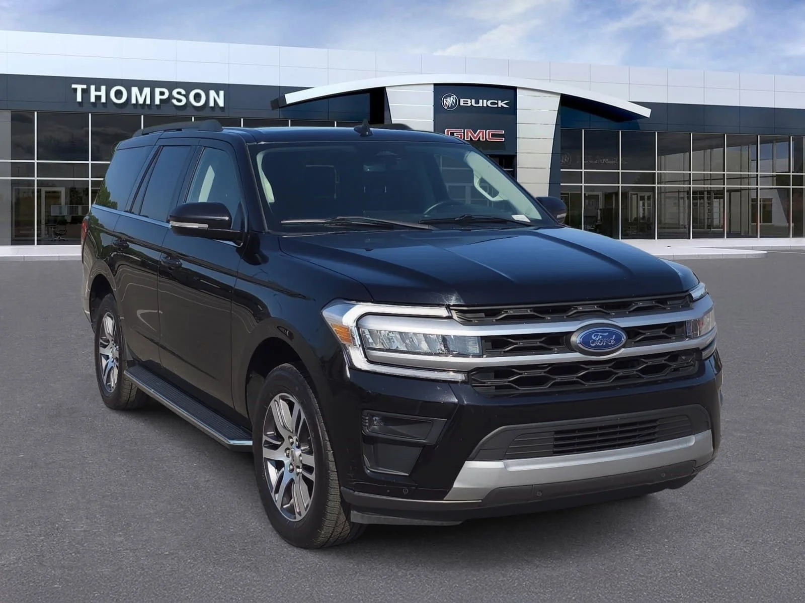 2022 Ford Expedition XLT's photo