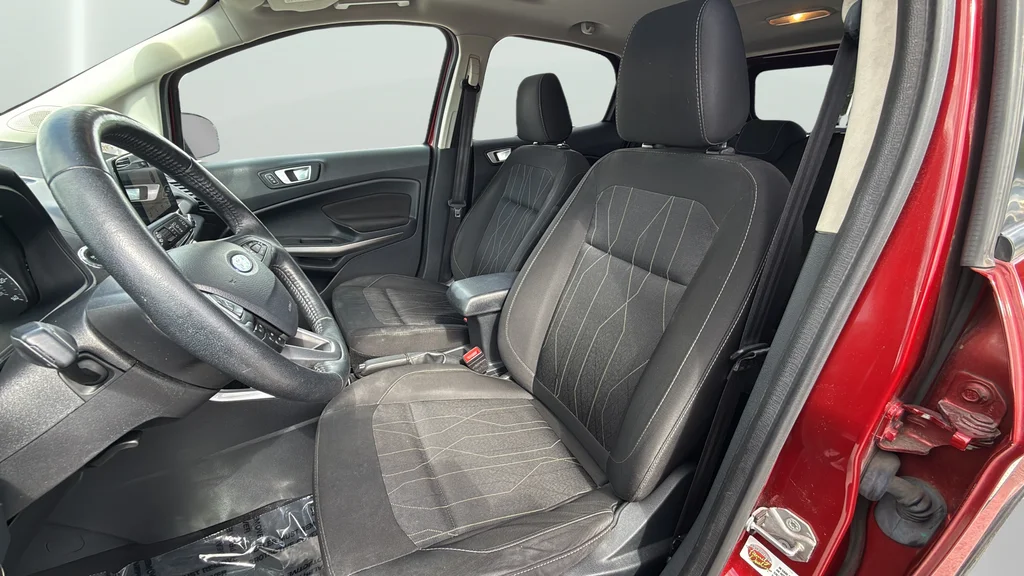 Used 2018 Red Ford SE image 23