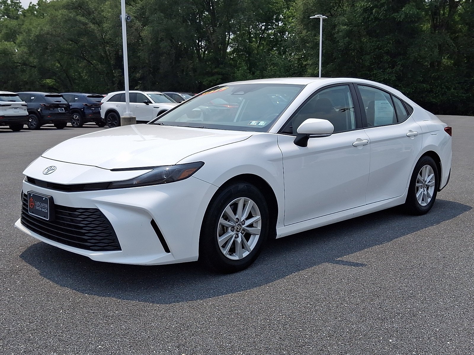 Used 2025 Wind Chill Pearl   089 Toyota LE image 3