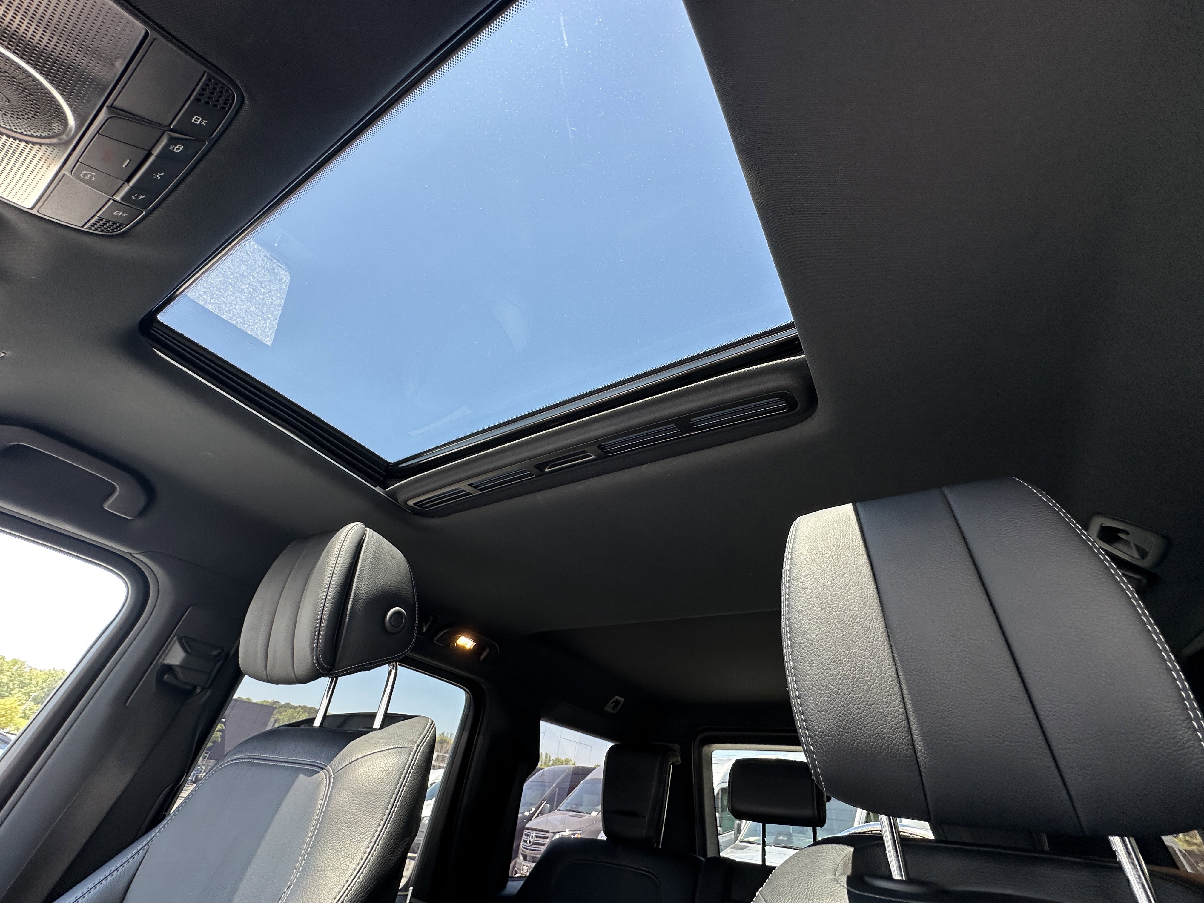 Used 2022 Platinum Magno Mercedes-Benz G 550 image 34