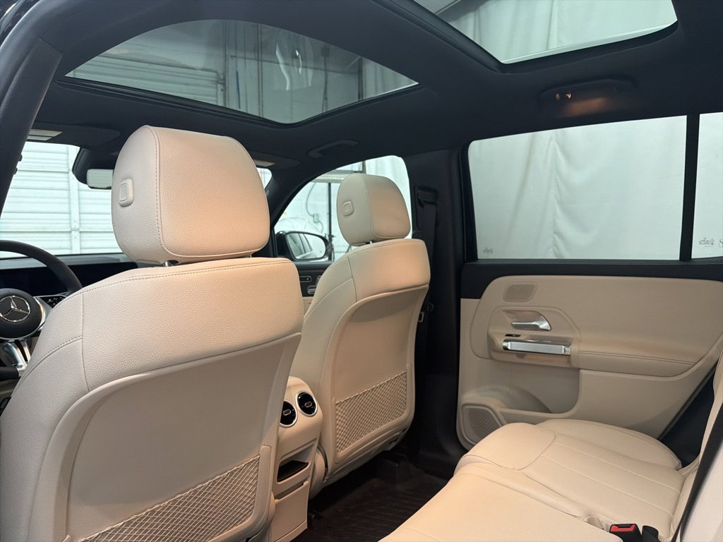 Used 2026 Black Mercedes-Benz GLB 250 image 17