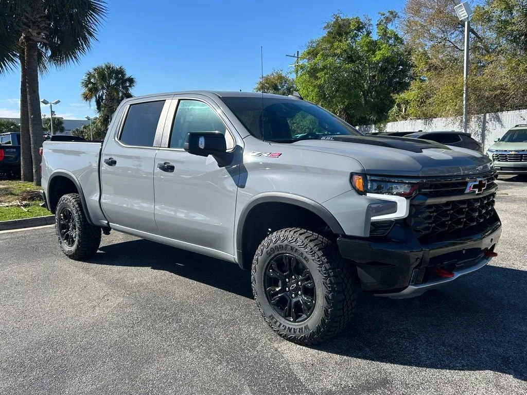 2025 Chevrolet Silverado 1500 ZR2 - Photo 9