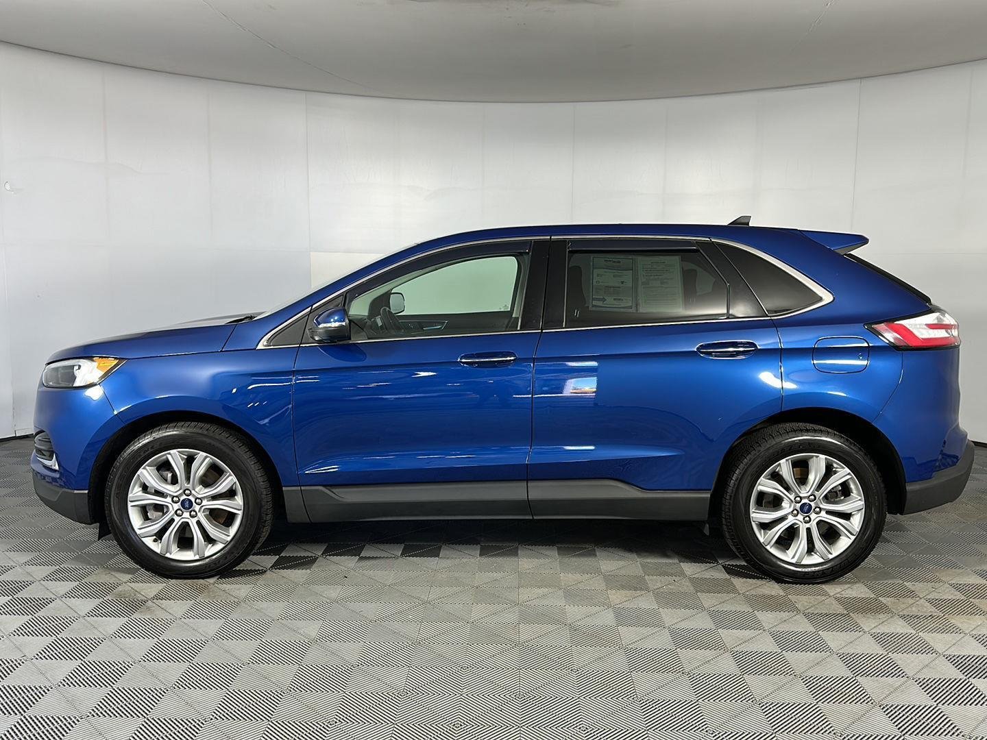 Used 2022 Atlas Blue Ford Titanium image 5