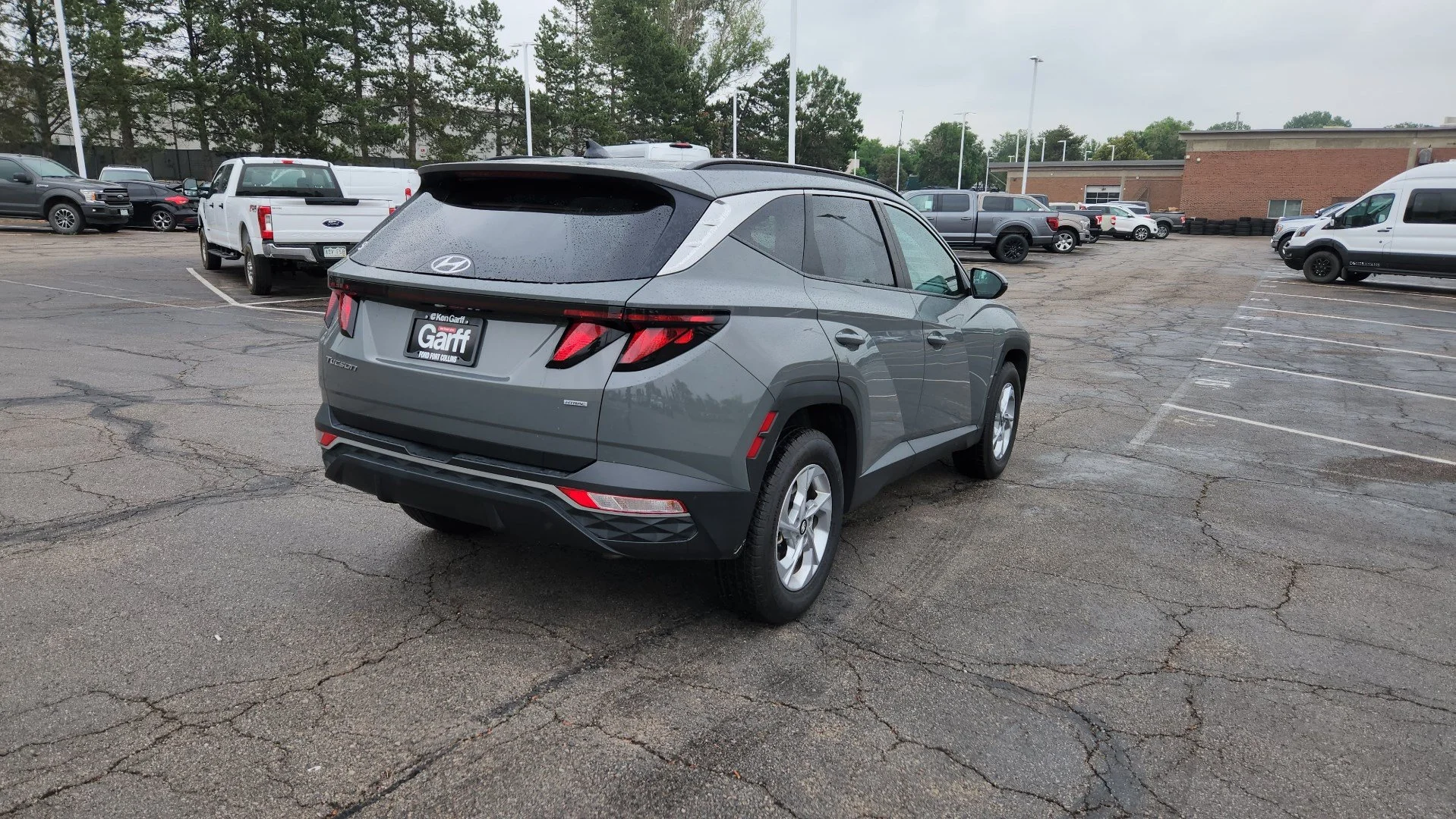 Used 2024 Hampton Gray Hyundai SEL image 10