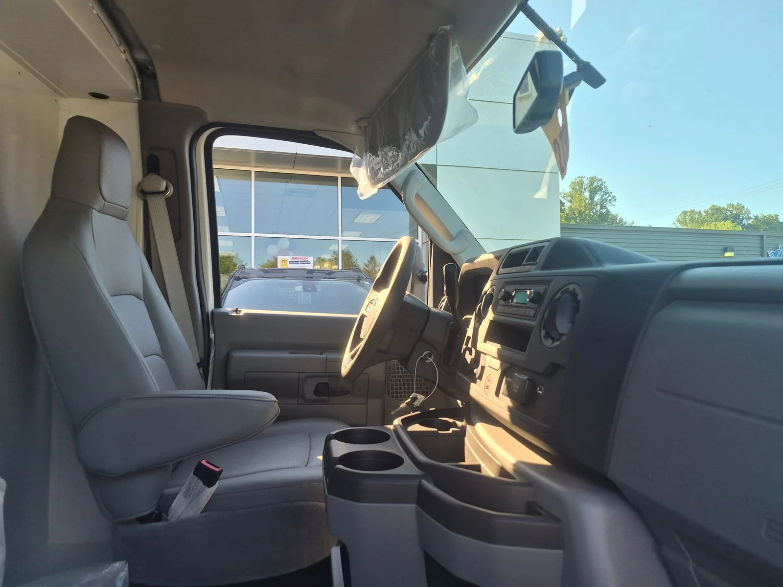 New 2027 Oxford White Ford CSV BODY image 19