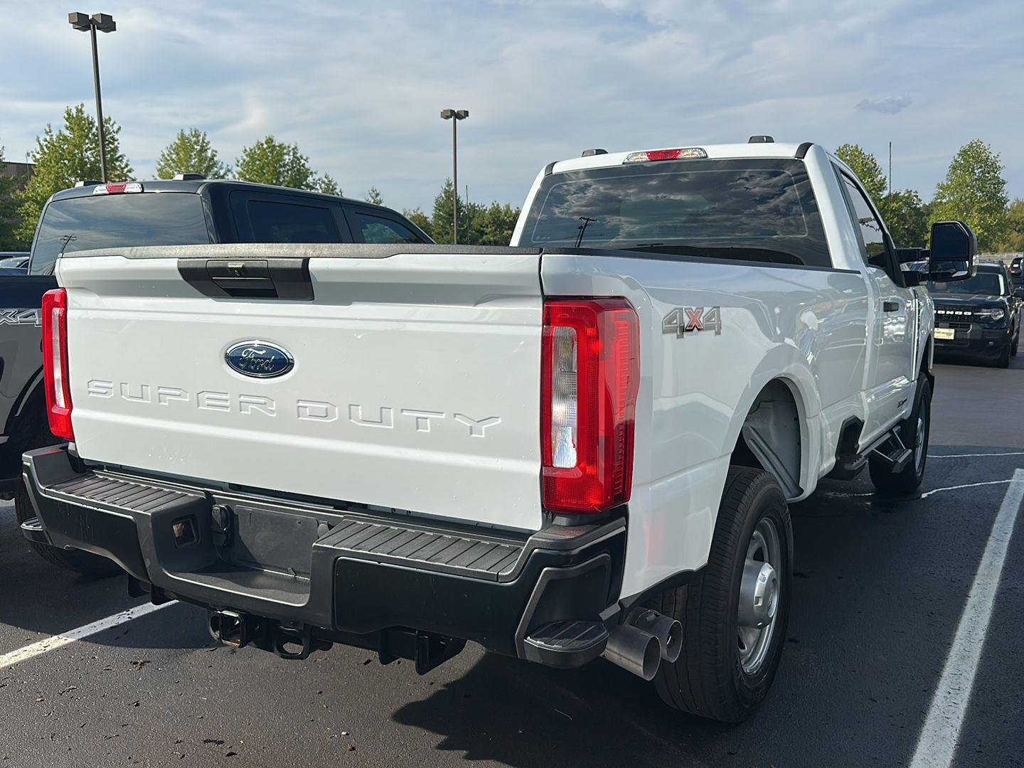 Used 2025 Oxford White Ford XL image 3