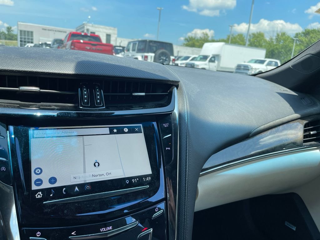 Used 2018 Crystal White Tricoat Cadillac 3.6L Luxury image 14