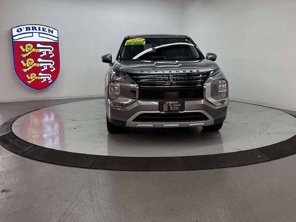 Used 2022 Gray Mitsubishi SE image 10