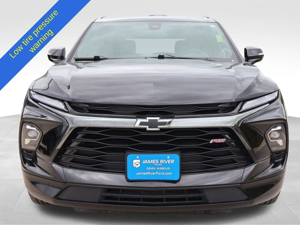 Used 2025 Black Chevrolet RS image 7
