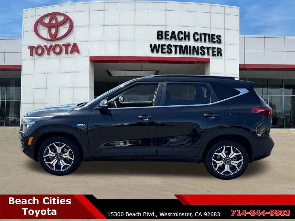 Used 2021 Black Kia EX image 7