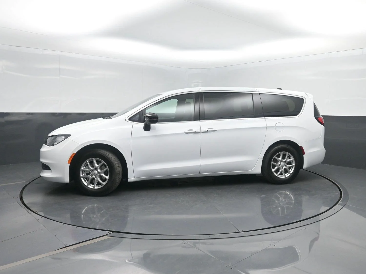 2027 Chrysler Voyager LX