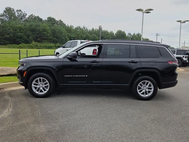 Used 2025 Black Jeep Laredo image 4
