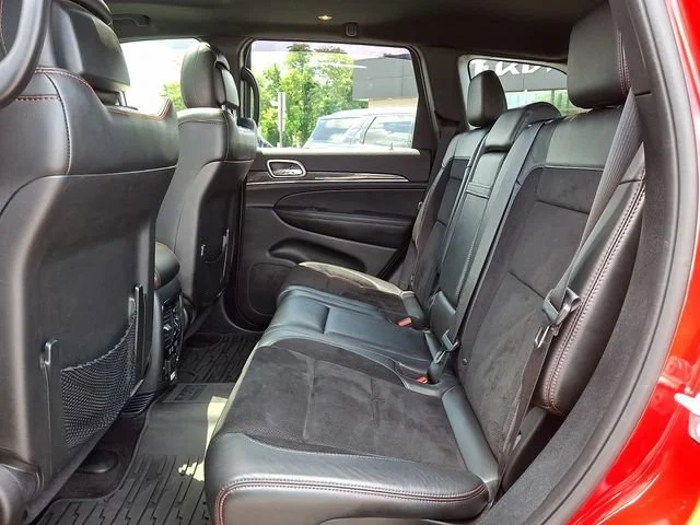 Used 2017 Red Jeep Trailhawk image 11