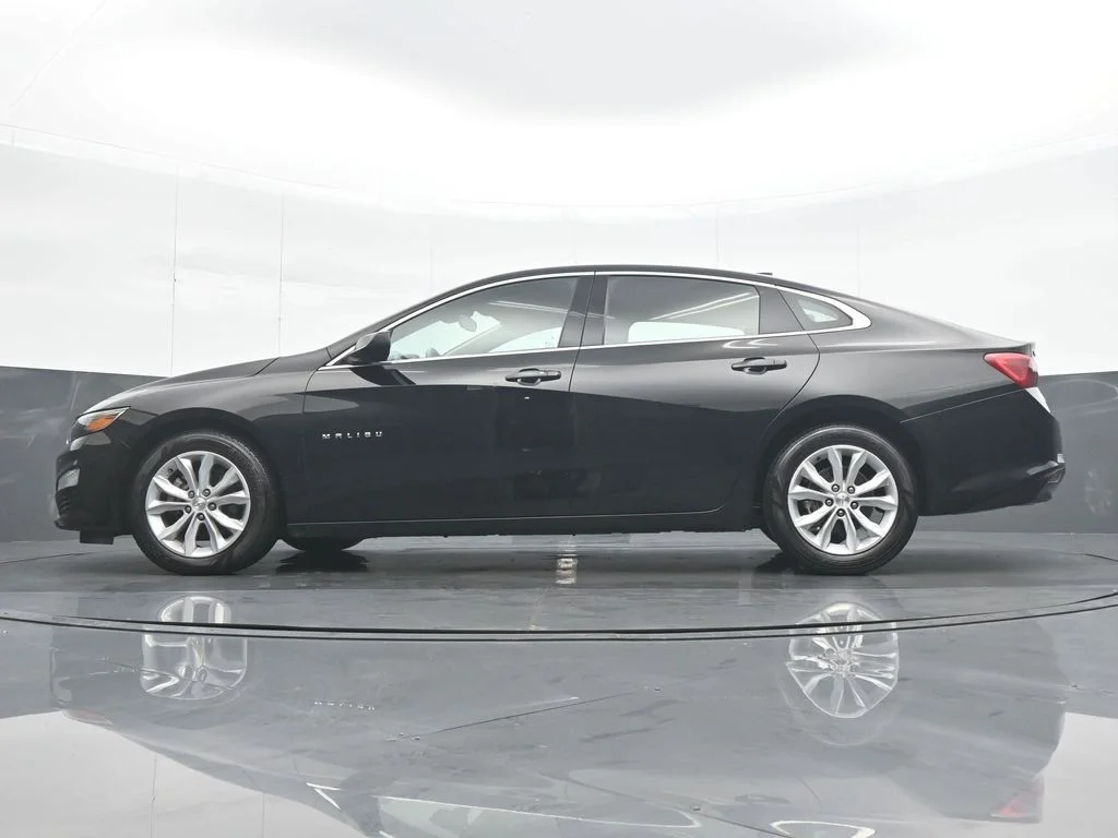 Used 2025 Black Chevrolet LT image 27
