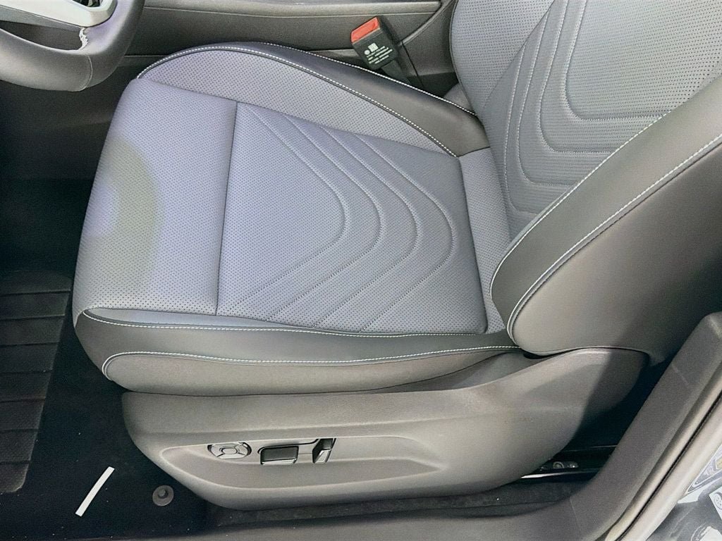 New 2026 Platinum Gray Metallic Volkswagen 2.0T SE 4MOTION image 20