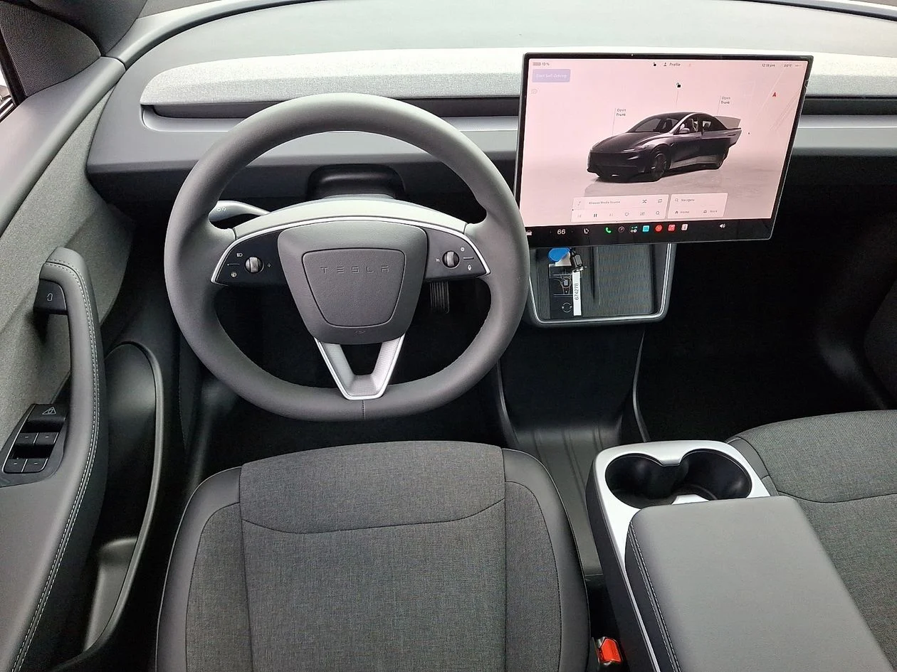 Used 2026  Tesla  image 11