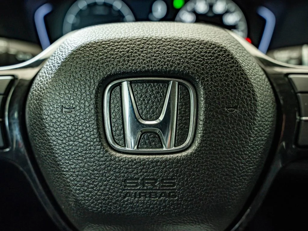 Used 2025 Radiant Red Metallic Ii Honda EX-L image 20