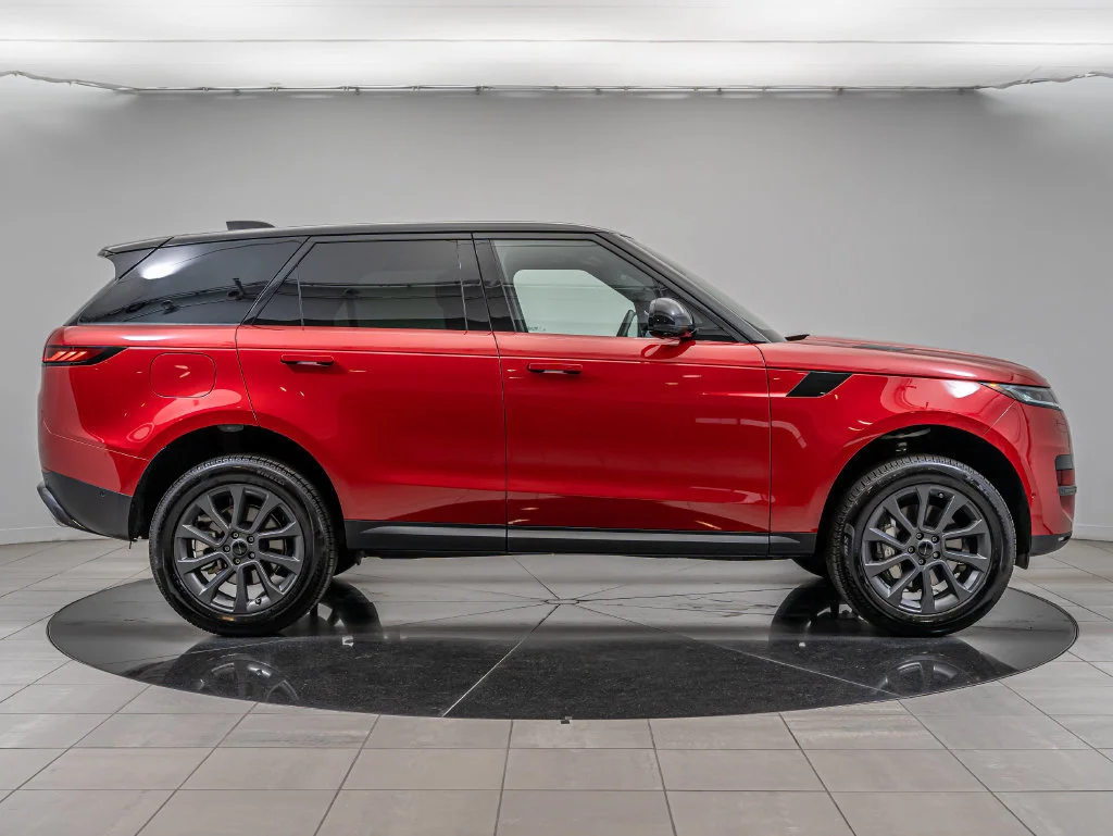 Used 2026 Firenze Red Metallic Land Rover SE image 11