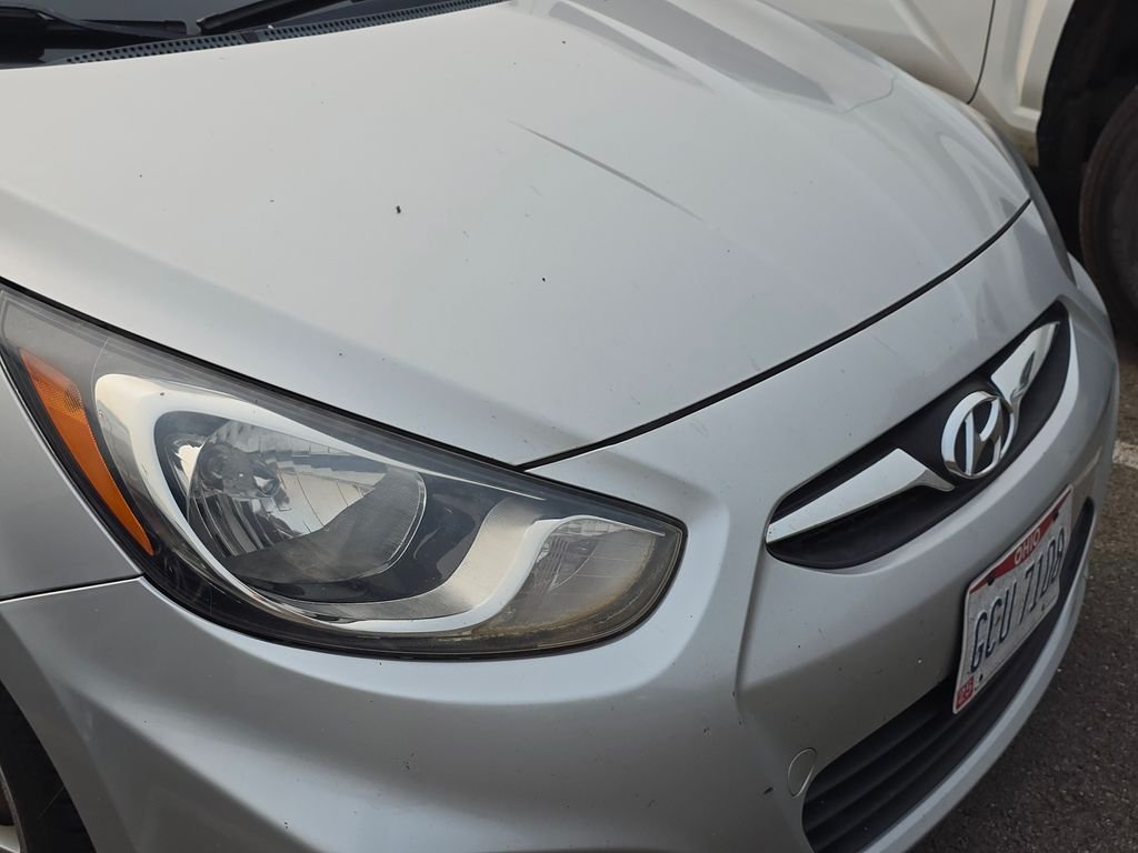 Used 2013 Silver Hyundai SE image 14