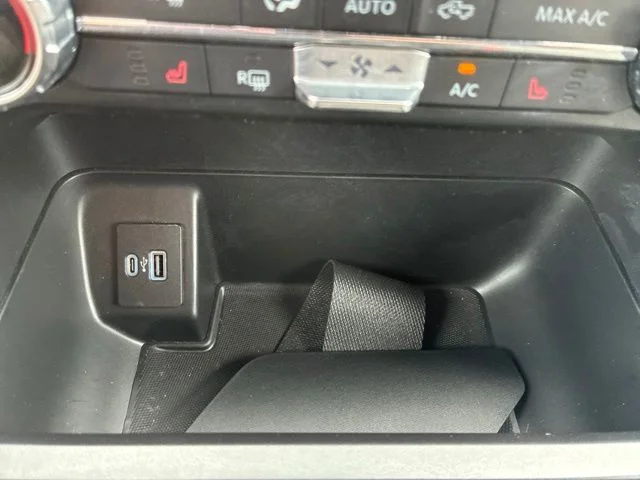 Used 2022 Oxford White Ford XLT image 41