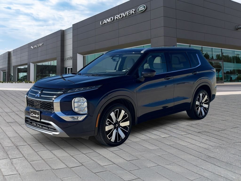 2025 Mitsubishi Outlander SEL 2WD's photo
