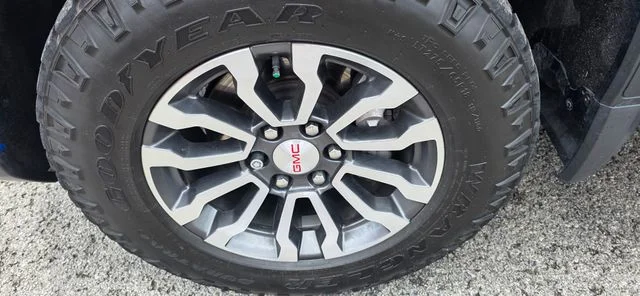 Used 2023 Blue GMC AT4 image 17