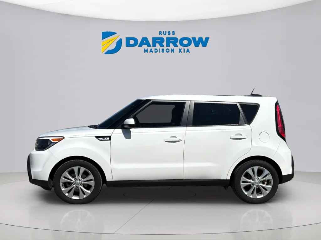 Used 2015 Clear White Kia Plus image 2