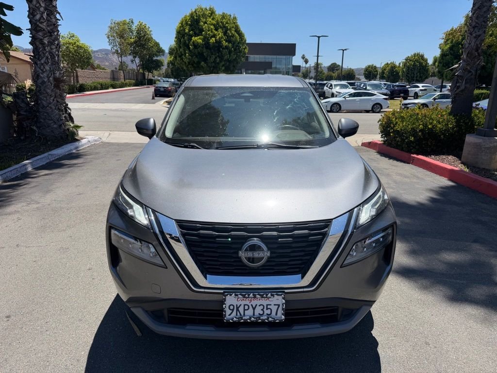 Used 2023 Gray Nissan SV image 2