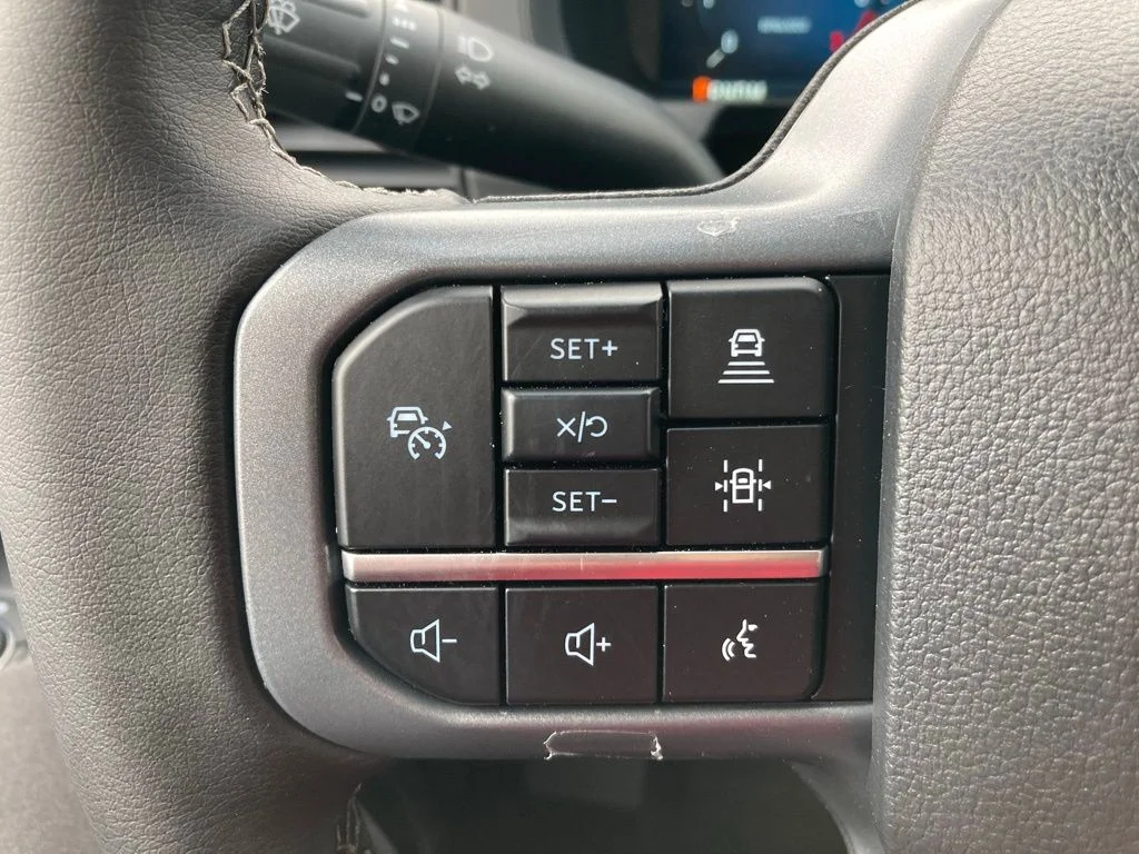 Used 2025 Gray Ford XLT image 32