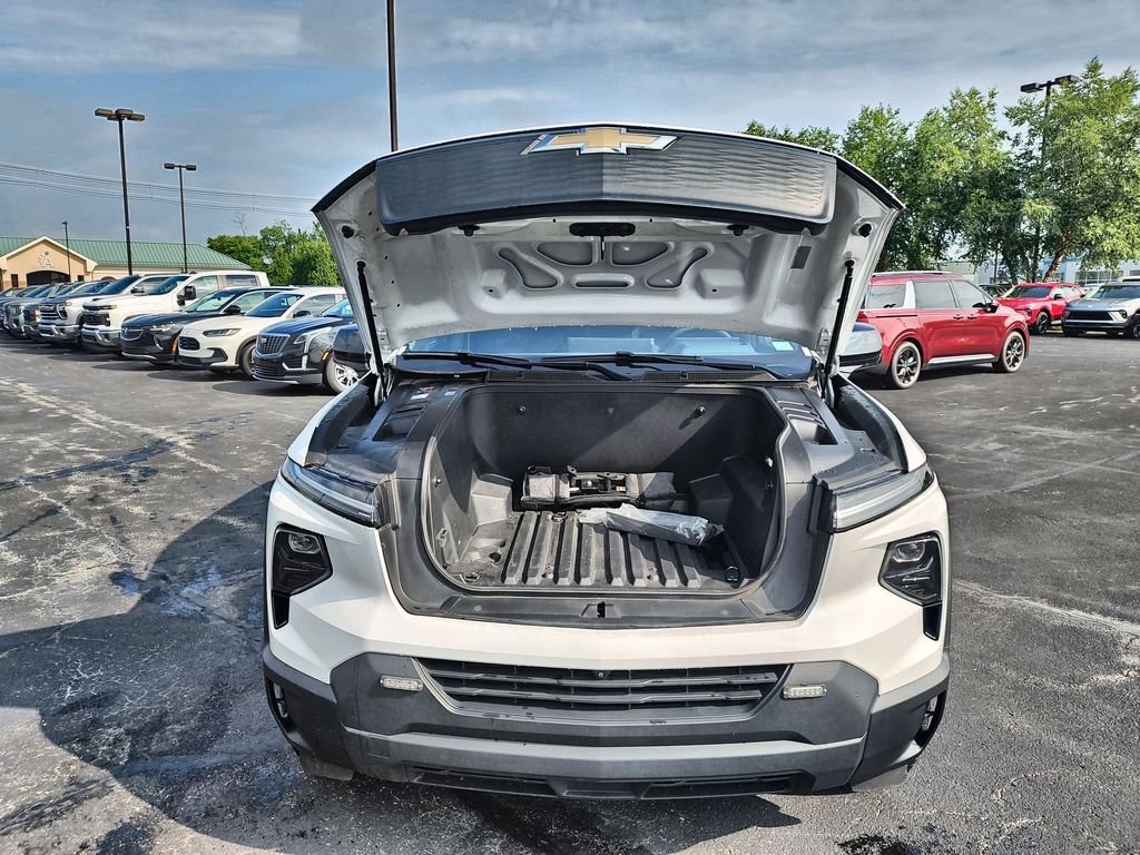 Used 2024 White Chevrolet Work Truck image 24