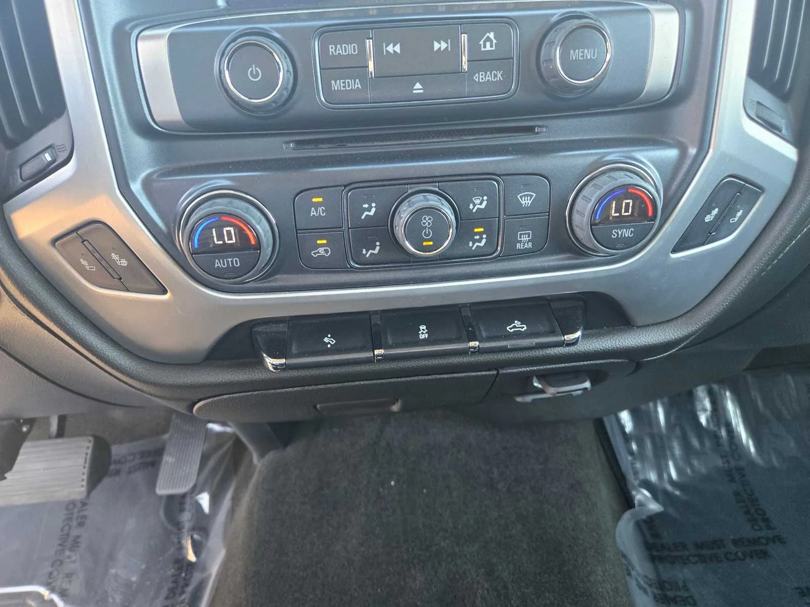 Used 2018 SUMMIT WHITE GMC SLT image 16