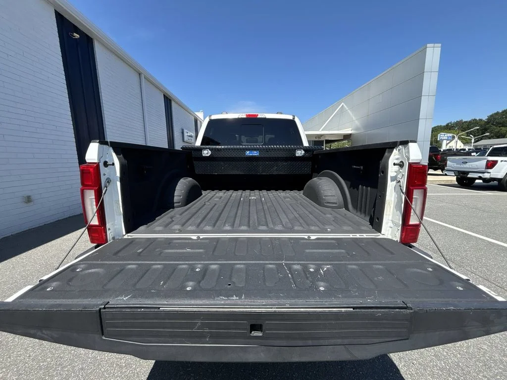 Used 2021 White Ford Lariat image 20