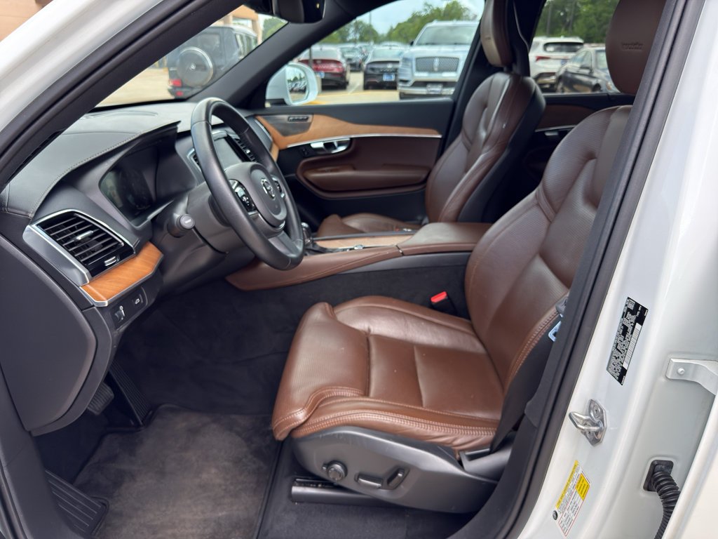Used 2020 Crystal White Metallic Volvo Inscription image 12