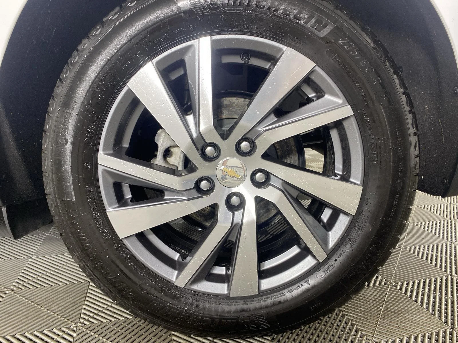 Used 2024 Summit White Chevrolet LT image 9