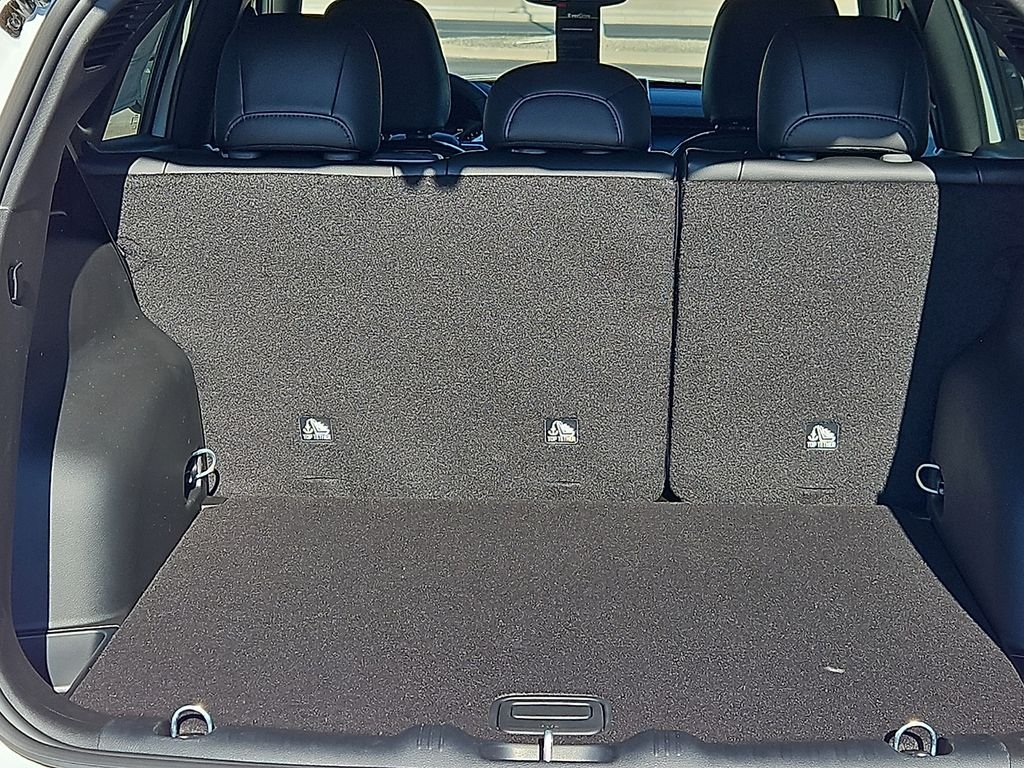 New 2026 Bright White Clearcoat Jeep Latitude image 10