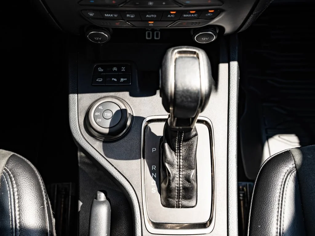 Used 2021 Cactus Gray Ford Lariat image 39