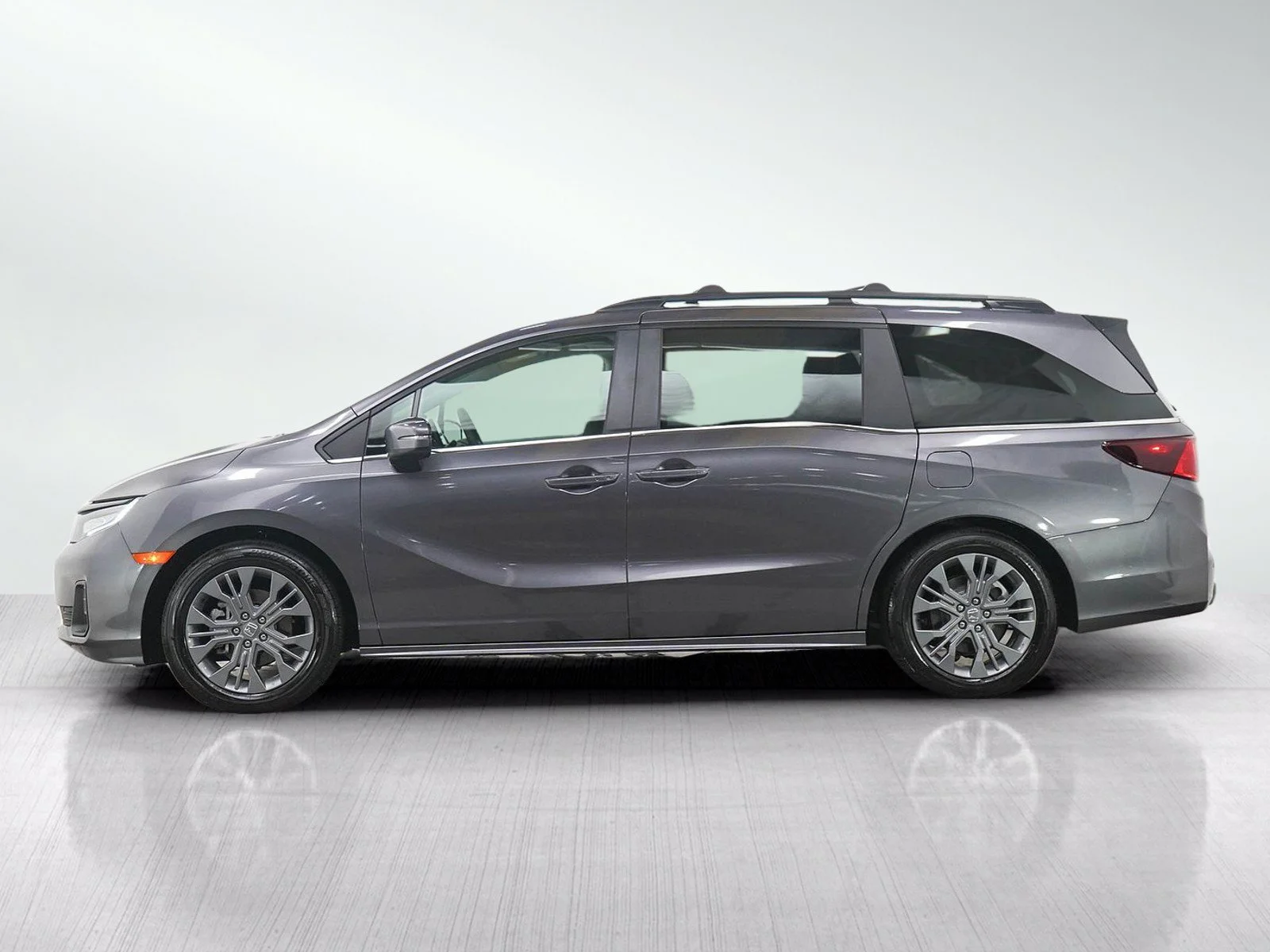 Used 2026 Honda Odyssey Touring with VIN 5FNRL6H80TB021190 for sale in Burnsville, Minnesota