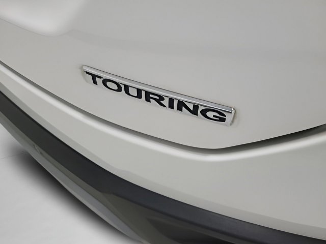 Used 2025 Platinum White Pearl Honda Touring image 13