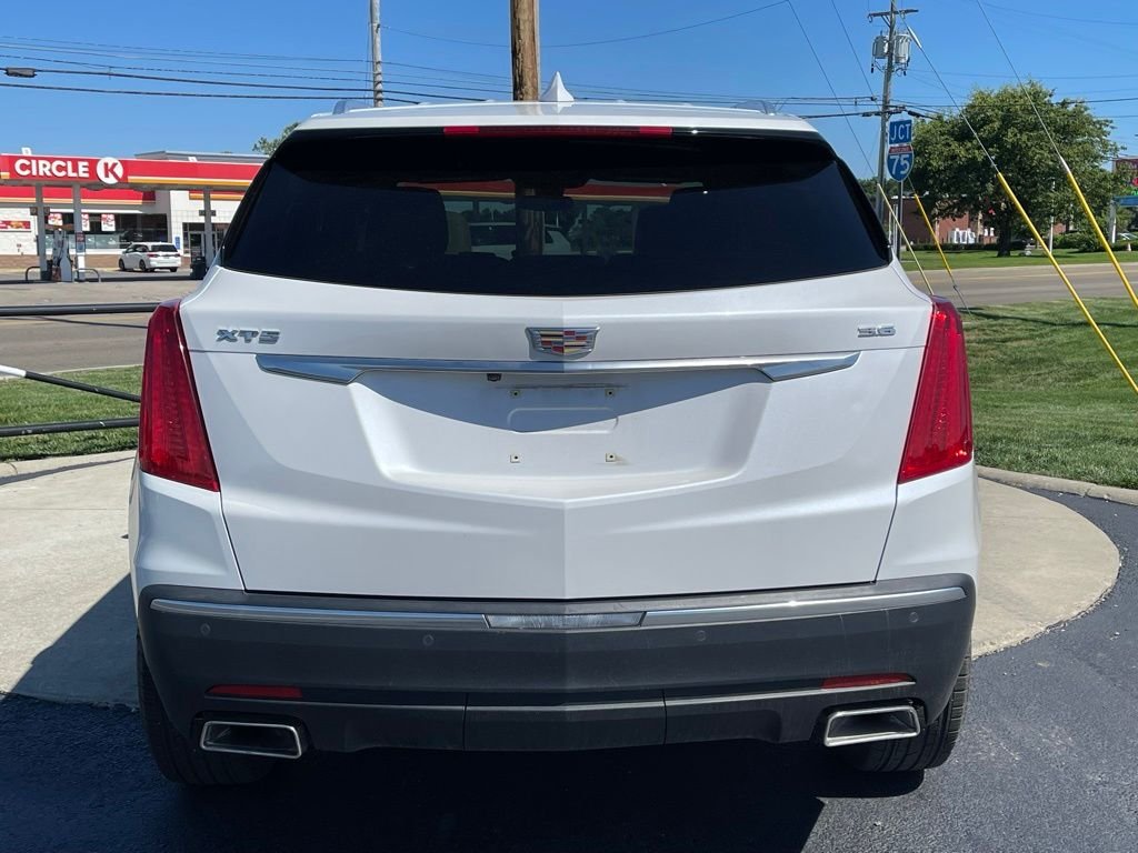 Used 2017 Crystal White Tricoat Cadillac Luxury image 6