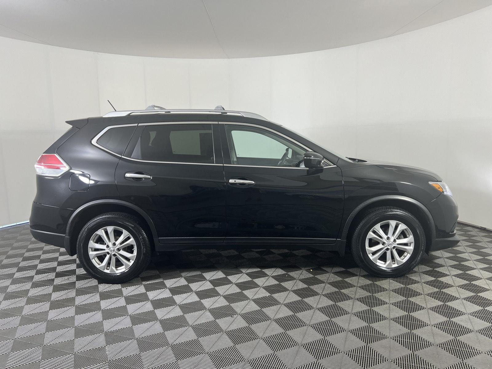 Used 2016 Magnetic Black Nissan SV image 30
