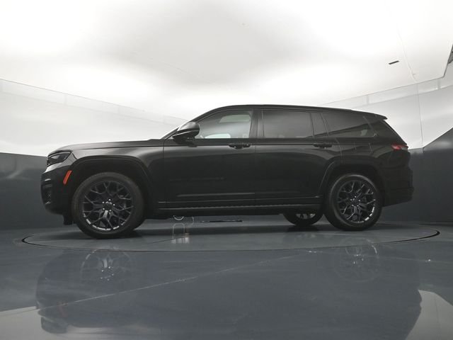 Used 2023 Black Jeep Summit image 21