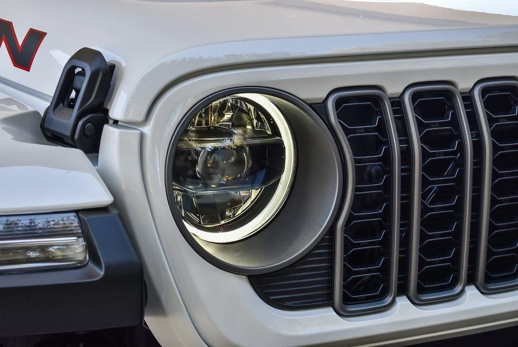 New 2026 Bright White Clearcoat Jeep Rubicon image 8