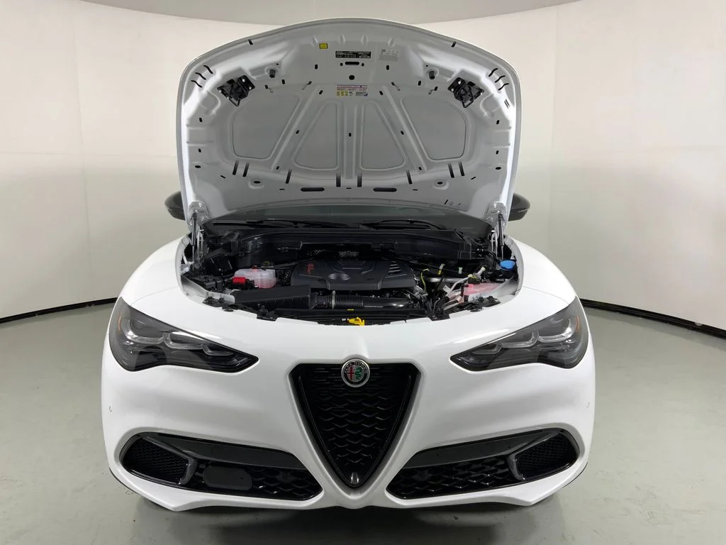 New 2025 Milano White Exterior Paint Alfa Romeo Ti image 6