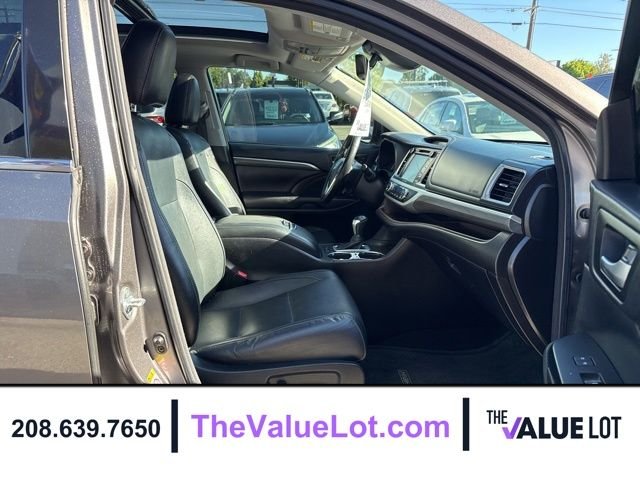 Used 2017  Toyota Limited Platinum image 13