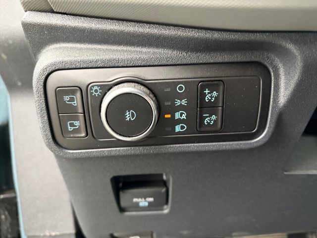 Used 2023 Green Ford  image 26