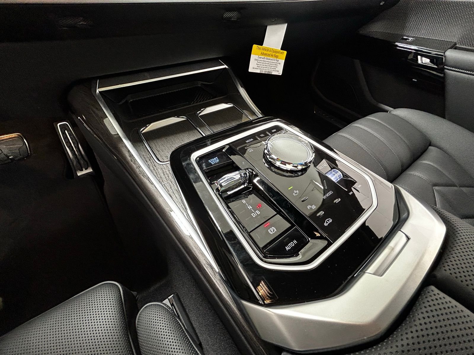 New 2026 Black Sapphire Metallic BMW xDrive60 image 36