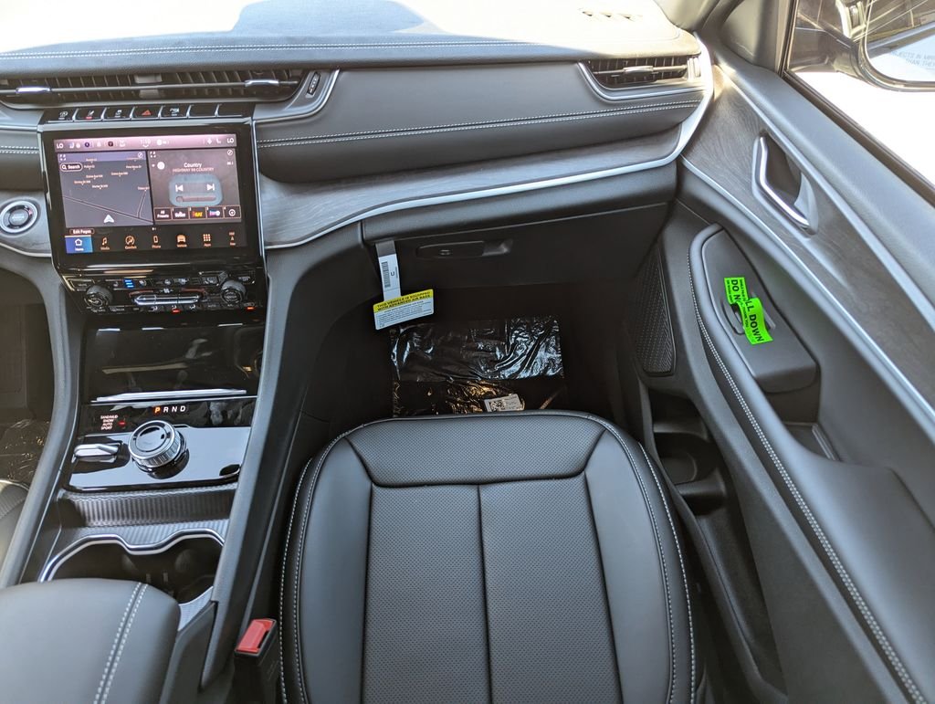 2025 Jeep Grand Cherokee Limited - Photo 16