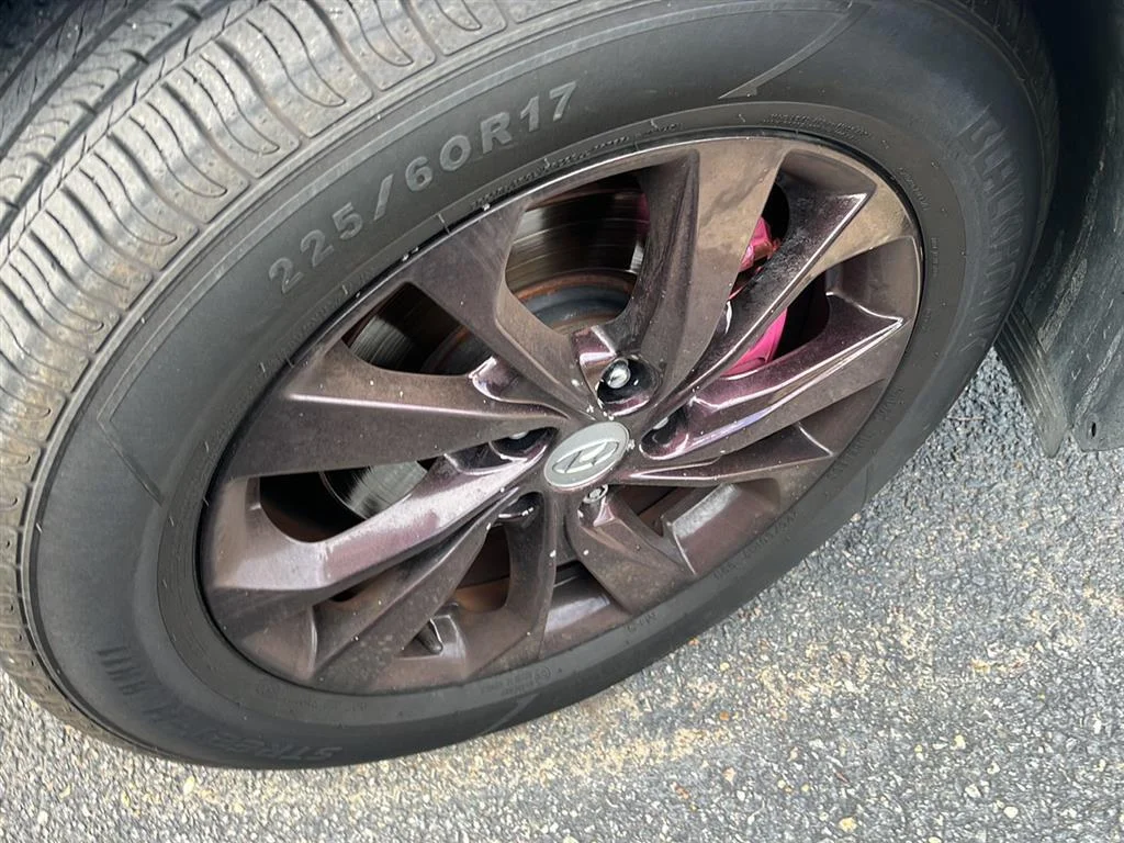Used 2020 Black Noir Pearl Hyundai Value image 17